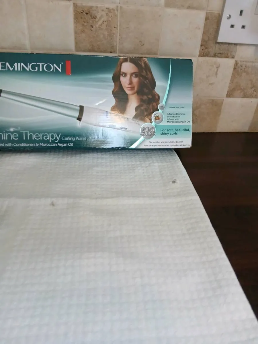 REMINGTON ELECTRIC CURLING WAND - Image 1