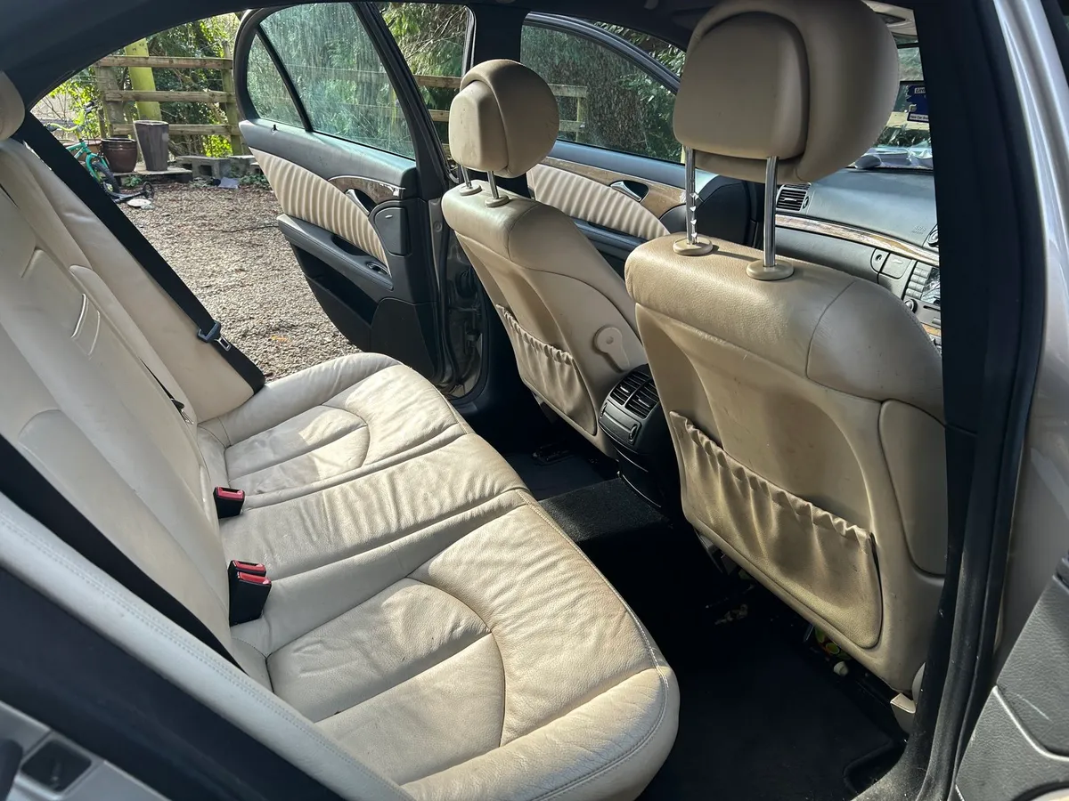 Mercedes e200 - Image 4