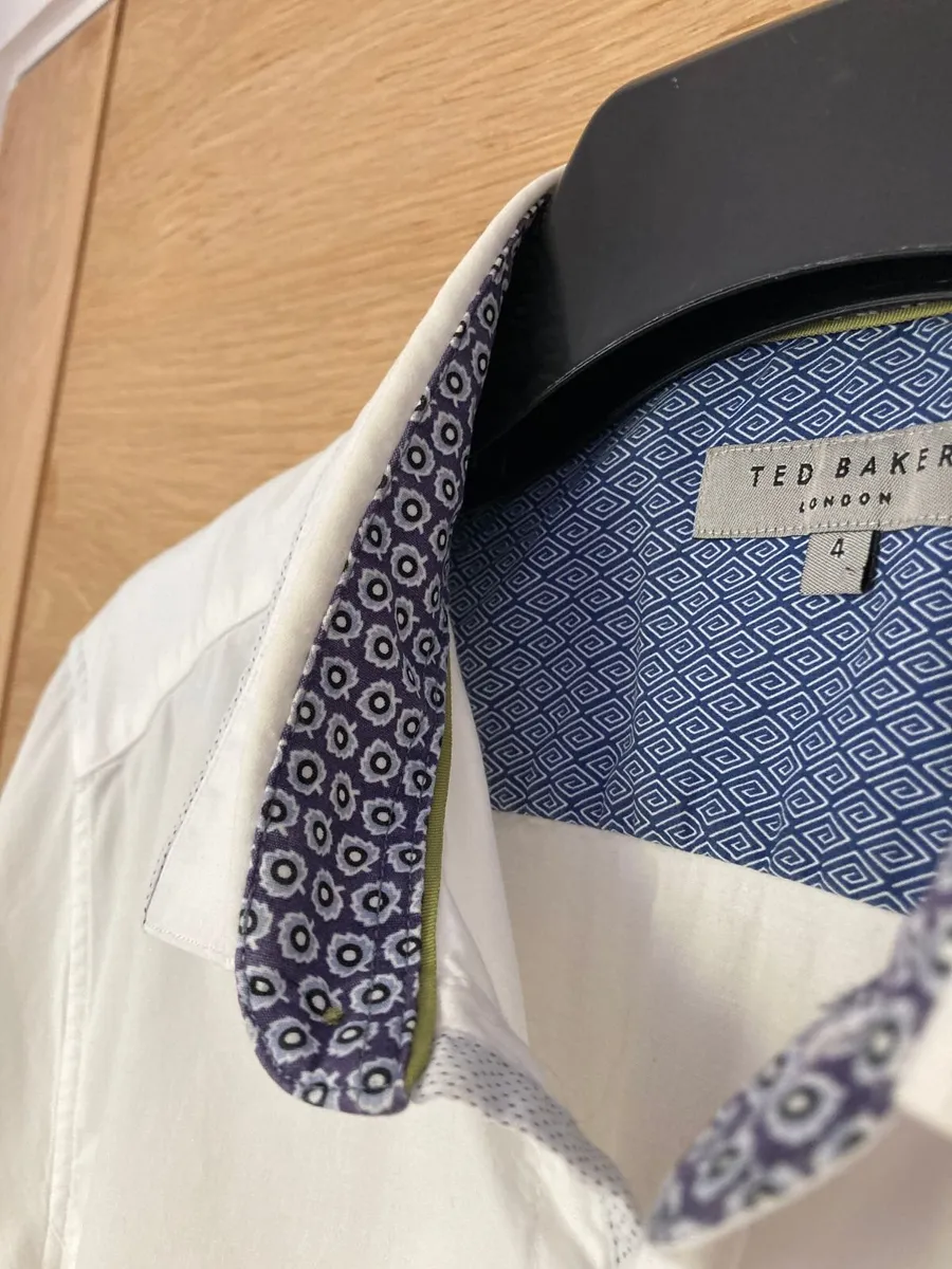 Ted Baker Men's Shirt White Blue Cuffs size 4 - Image 3