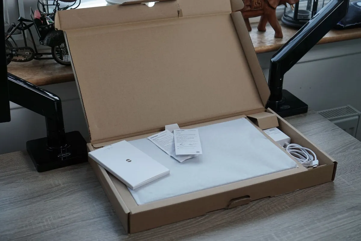 New Samsung Galaxy Book4 Edge 15.6" | Snapdragon X - Image 4