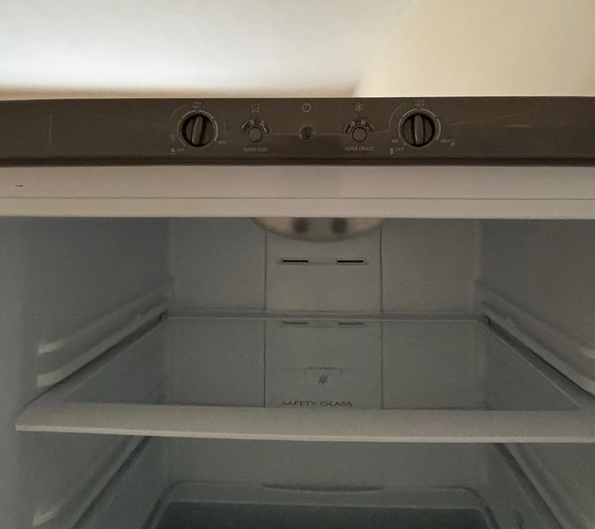 Hot point Fridge Freezer - Image 2