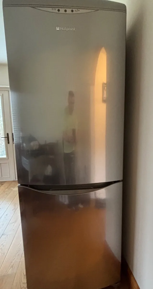 Hot point Fridge Freezer - Image 3