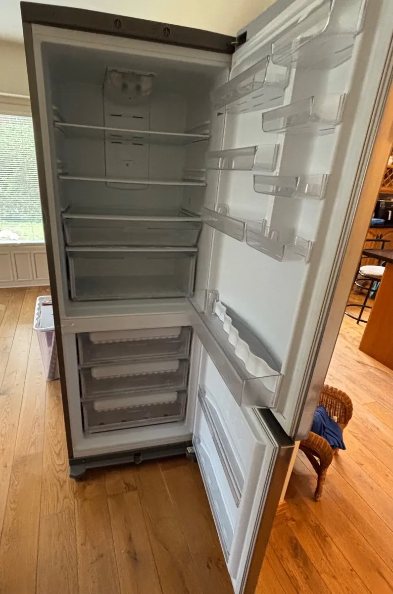 Hot point Fridge Freezer - Image 4