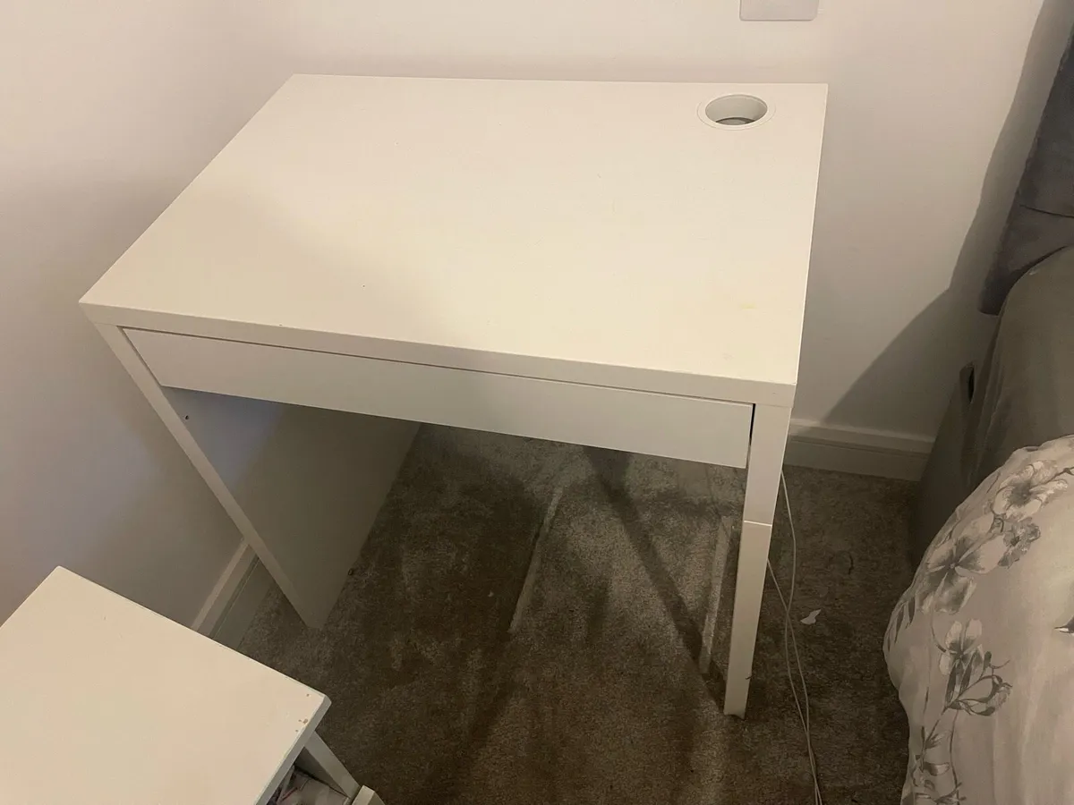 Office desk, chair and bedside table - Image 4