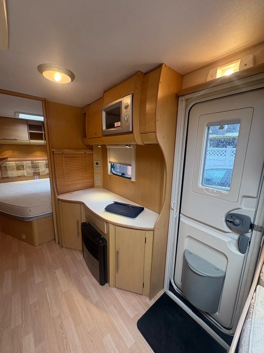 Bailey Pageant caravan - Image 4