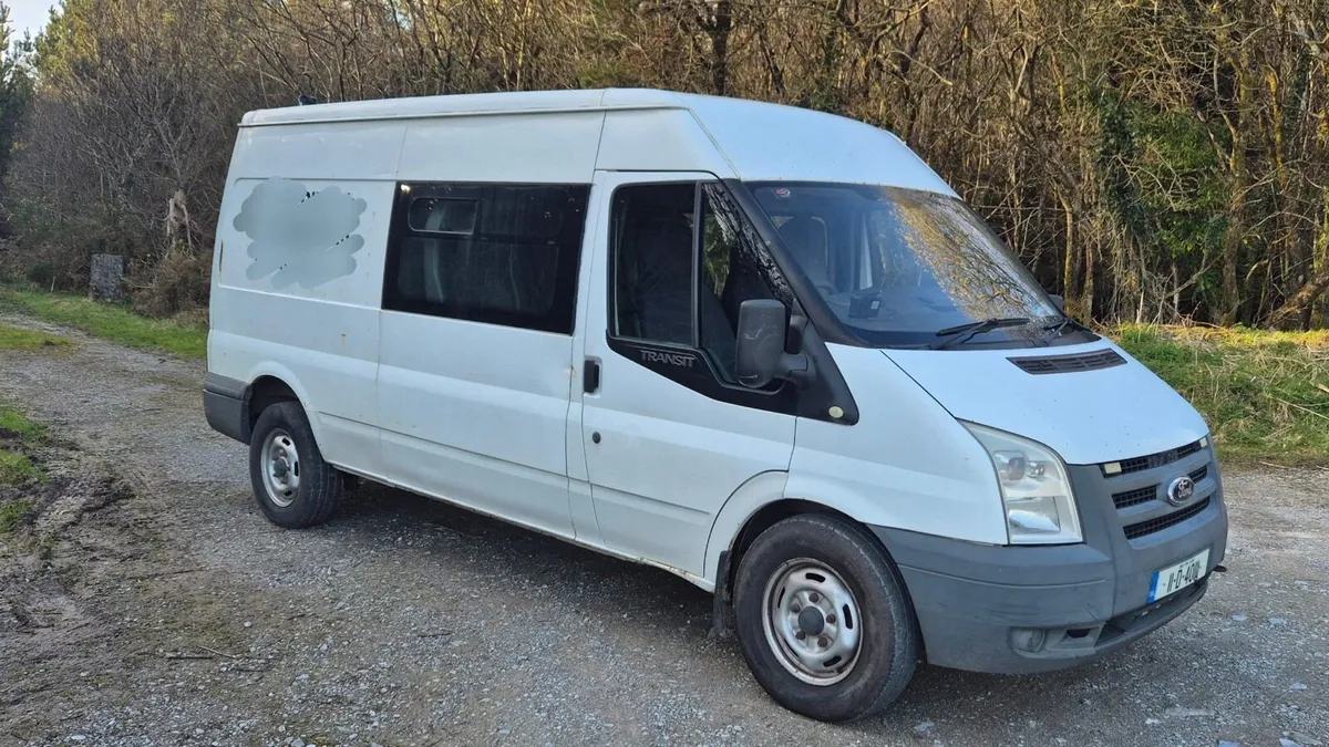Crew cab ,6 seater  Ford transit van - Image 1