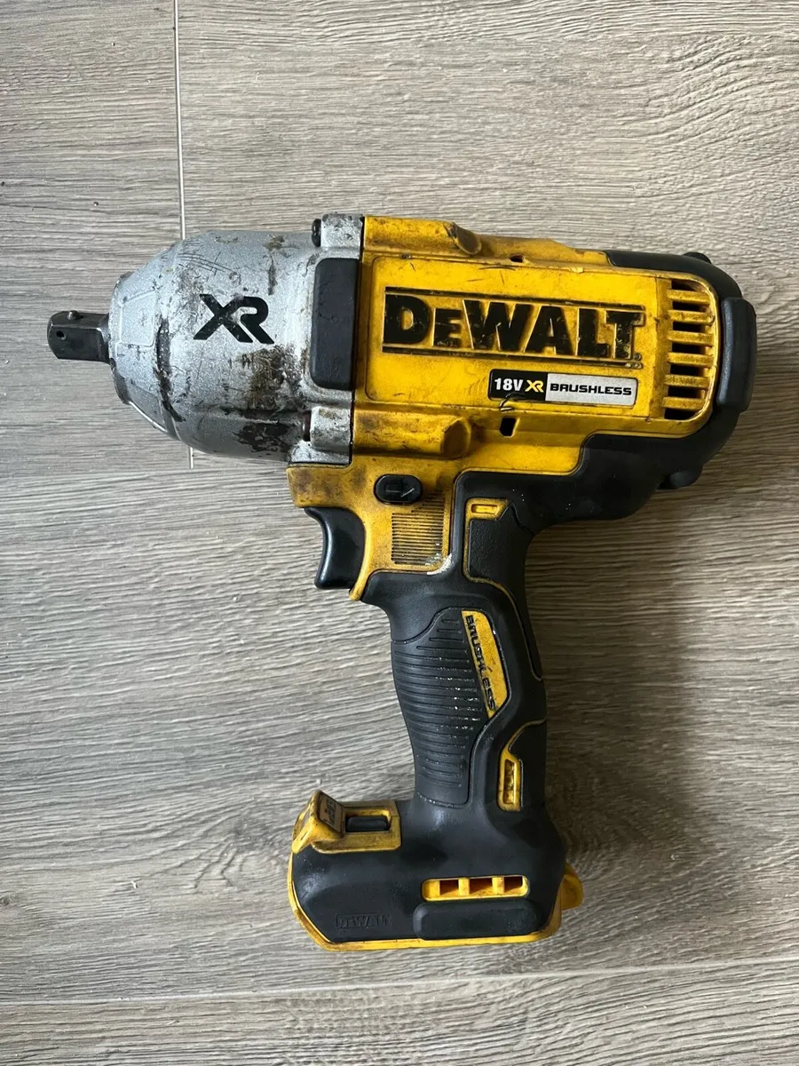 Dewalt impact gun - Image 1