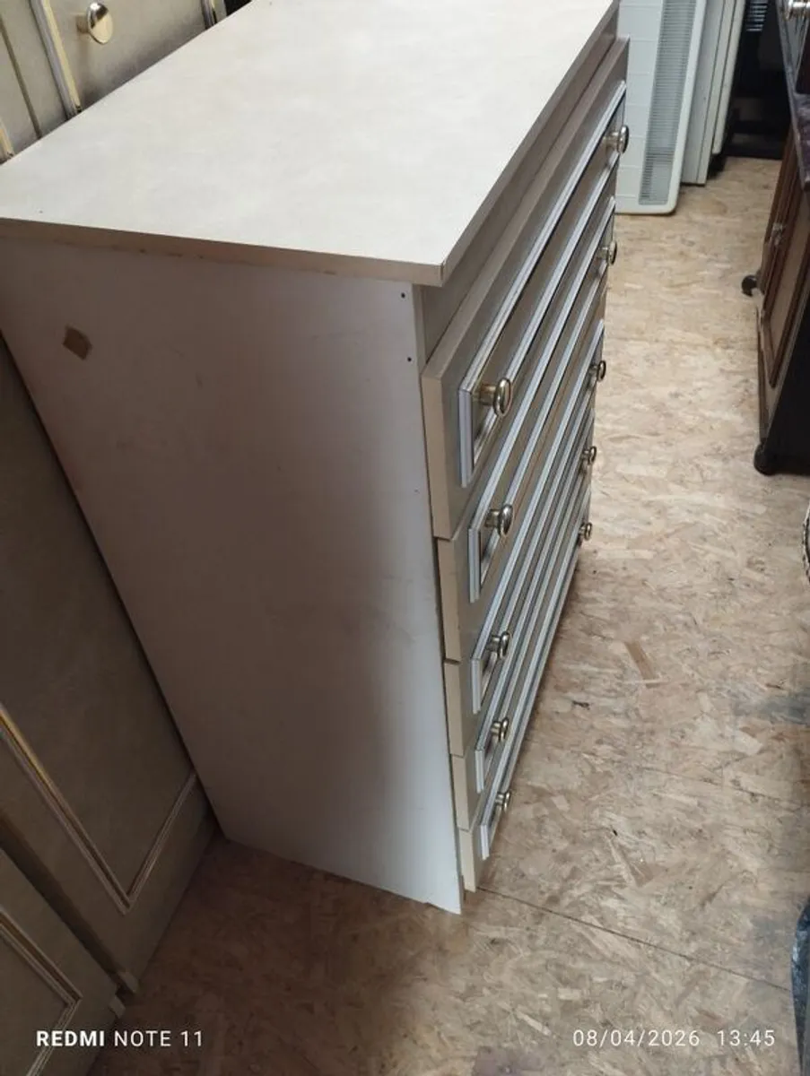 5 drawer chest of drawers - Image 1