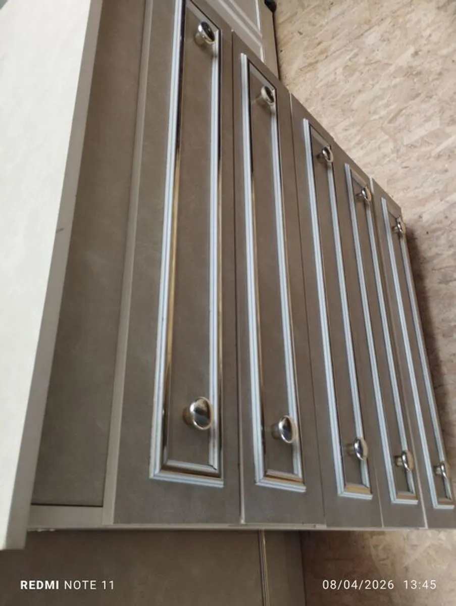 5 drawer chest of drawers - Image 4