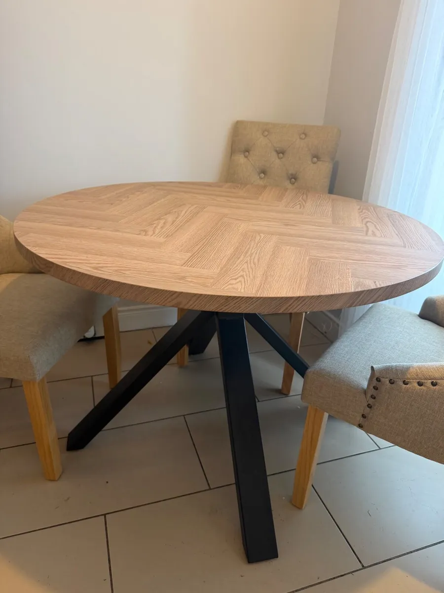 Kitchen Table - Image 1