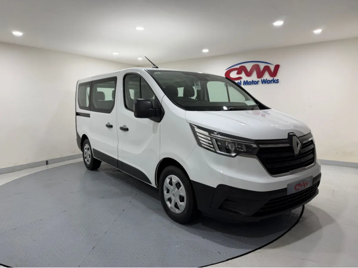 Renault Trafic 9 SEAT MINIBUS**SL28 BUSINESS BLUE - Image 1