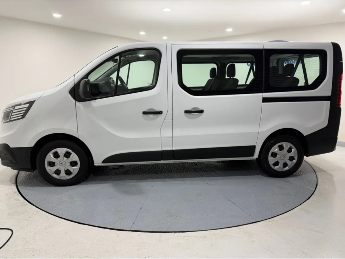 Renault Trafic 9 SEAT MINIBUS**SL28 BUSINESS BLUE - Image 4
