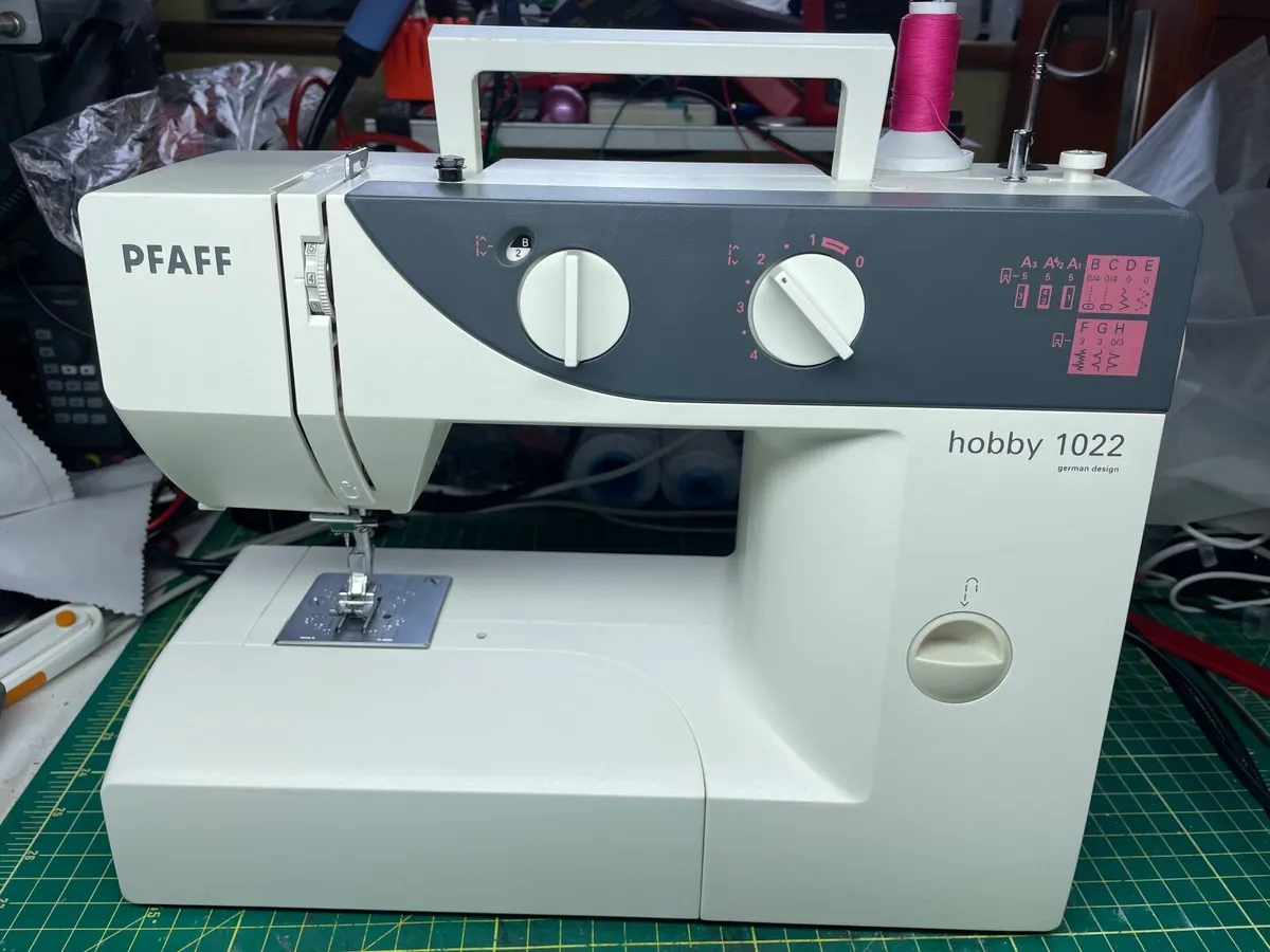 PFAFF hobby 1022 Sewing machine - Serviced - Excel - Image 1