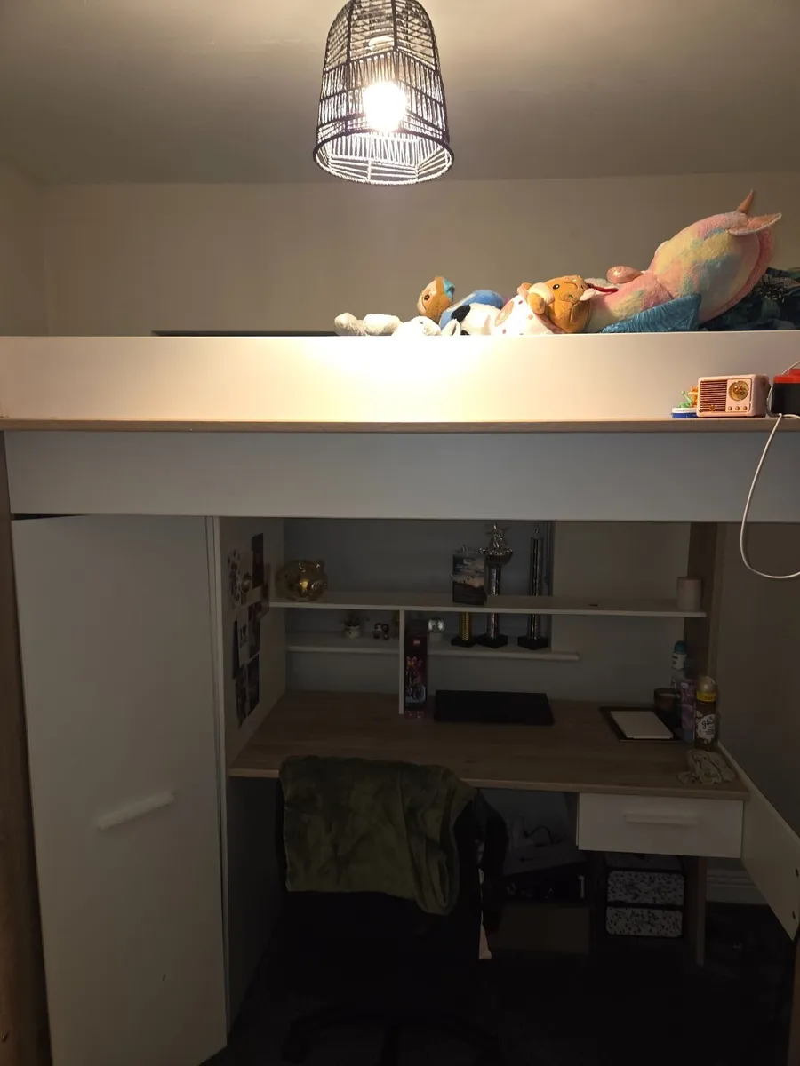 Mid sleeper with desk & Wardrobe - Image 1