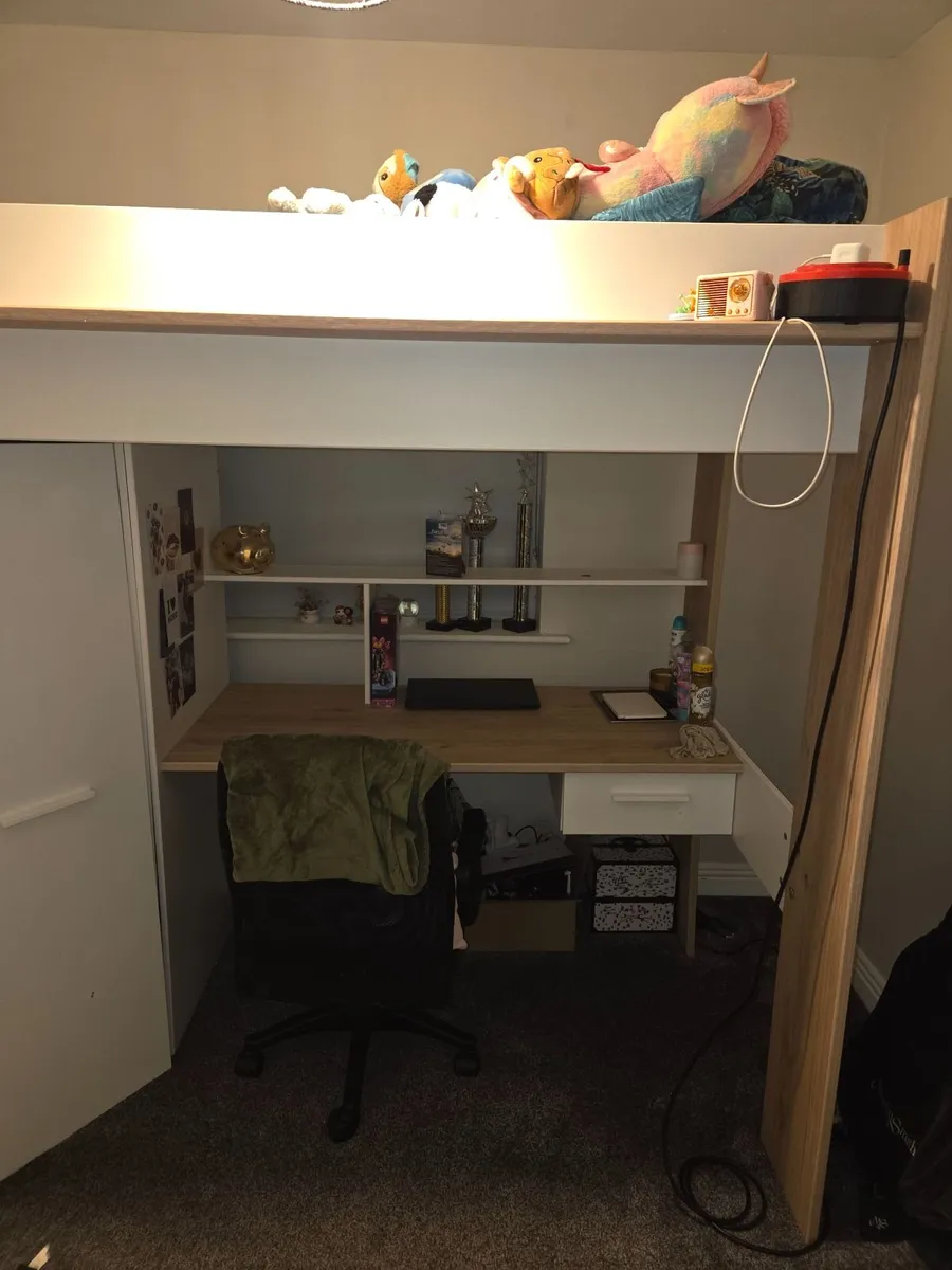 Mid sleeper with desk & Wardrobe - Image 3