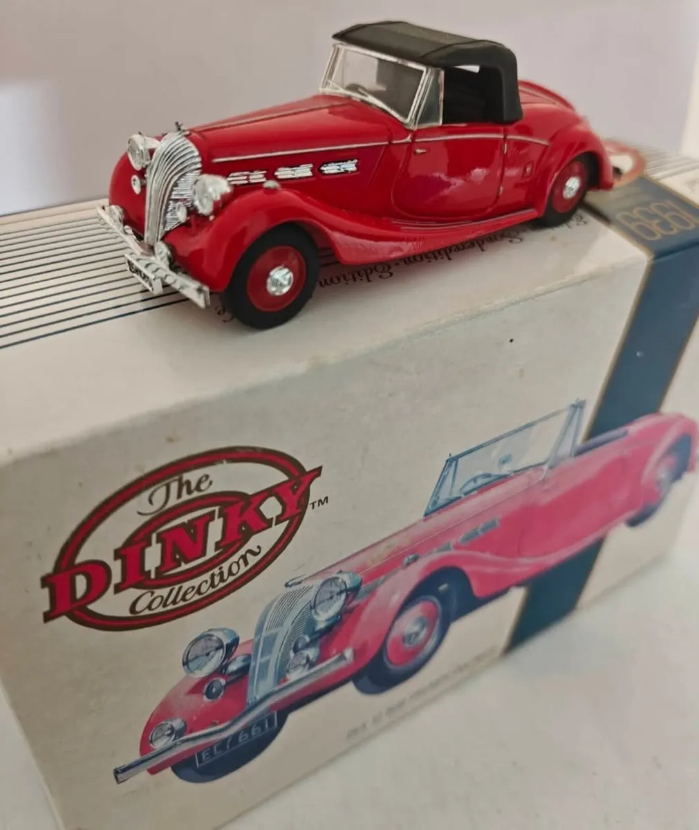 THE DINKY COLLECTION MODEL TRIUMPH DOLOMITE 1939