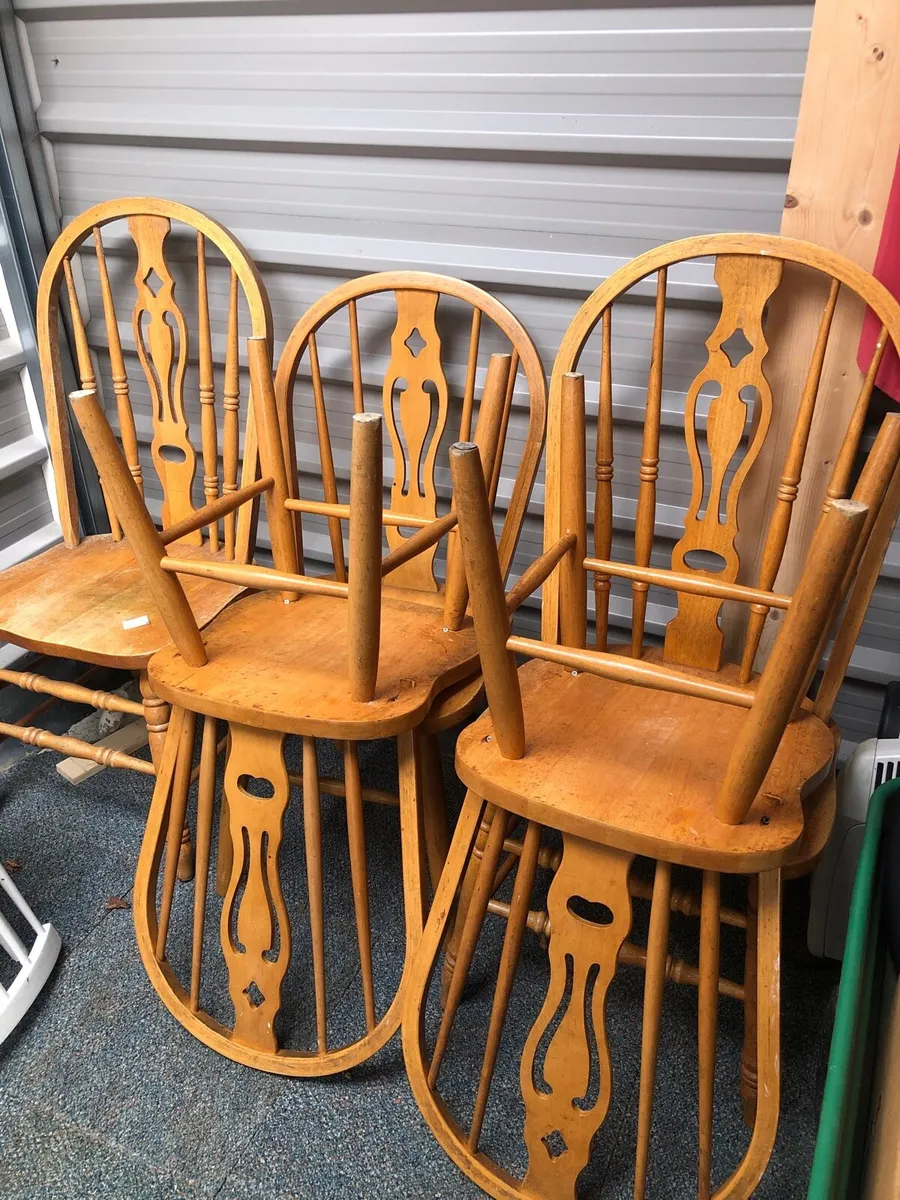 Dining table and chairs - Image 3