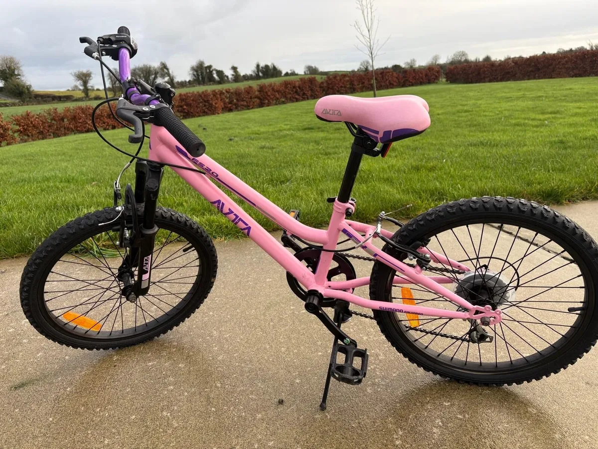 Girls bike 20” - Image 1