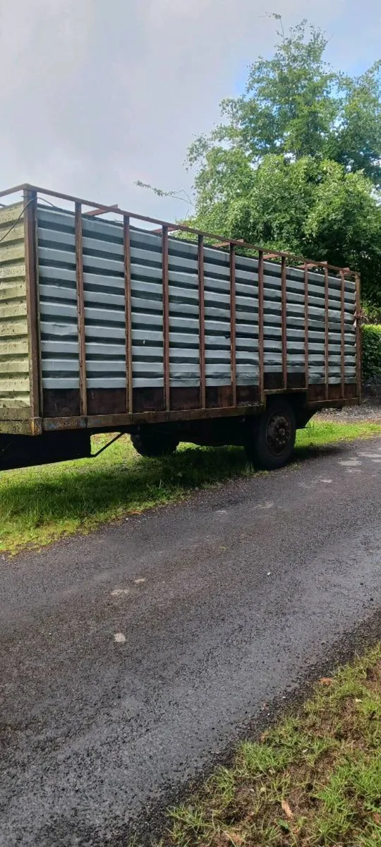 Cattle trailer - Image 1