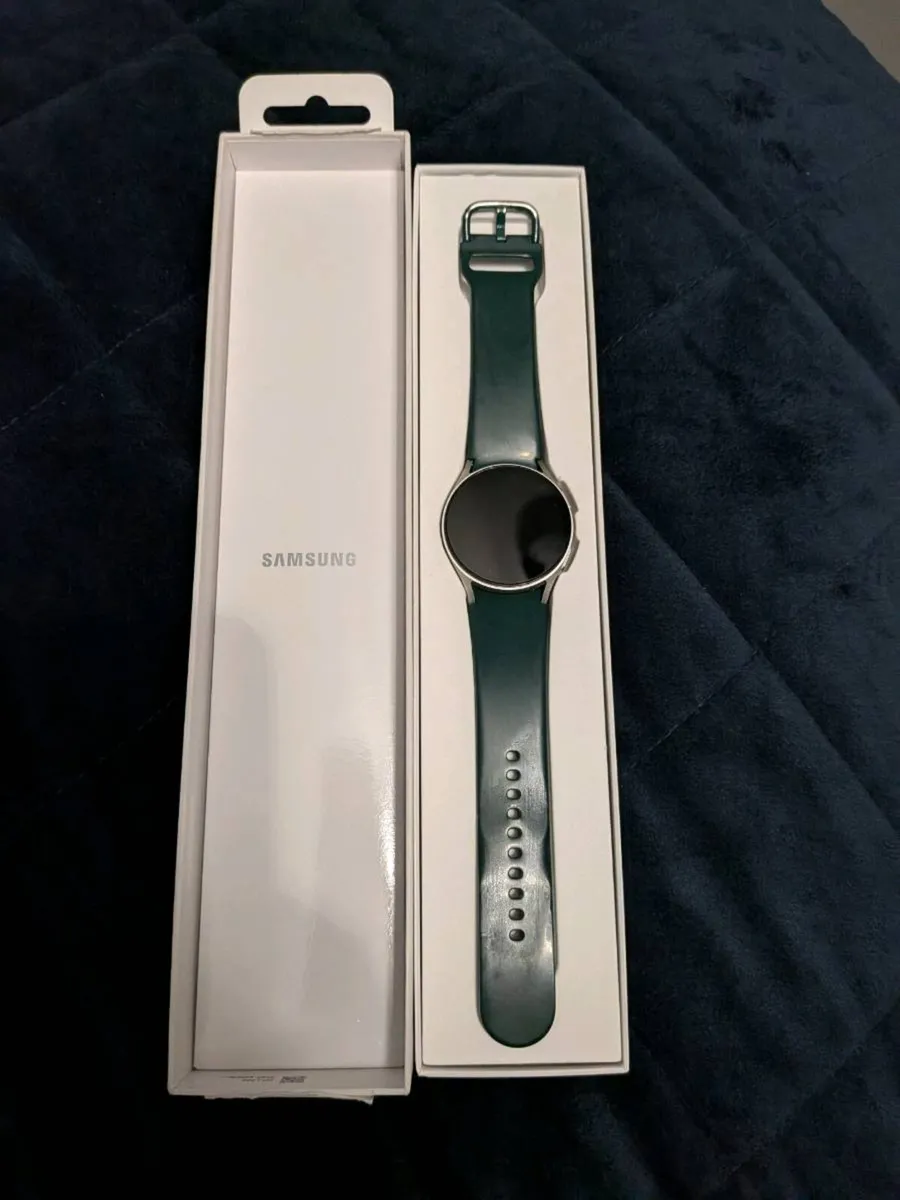 Samsung Galaxy Smart watch 7 perfect condition - Image 1