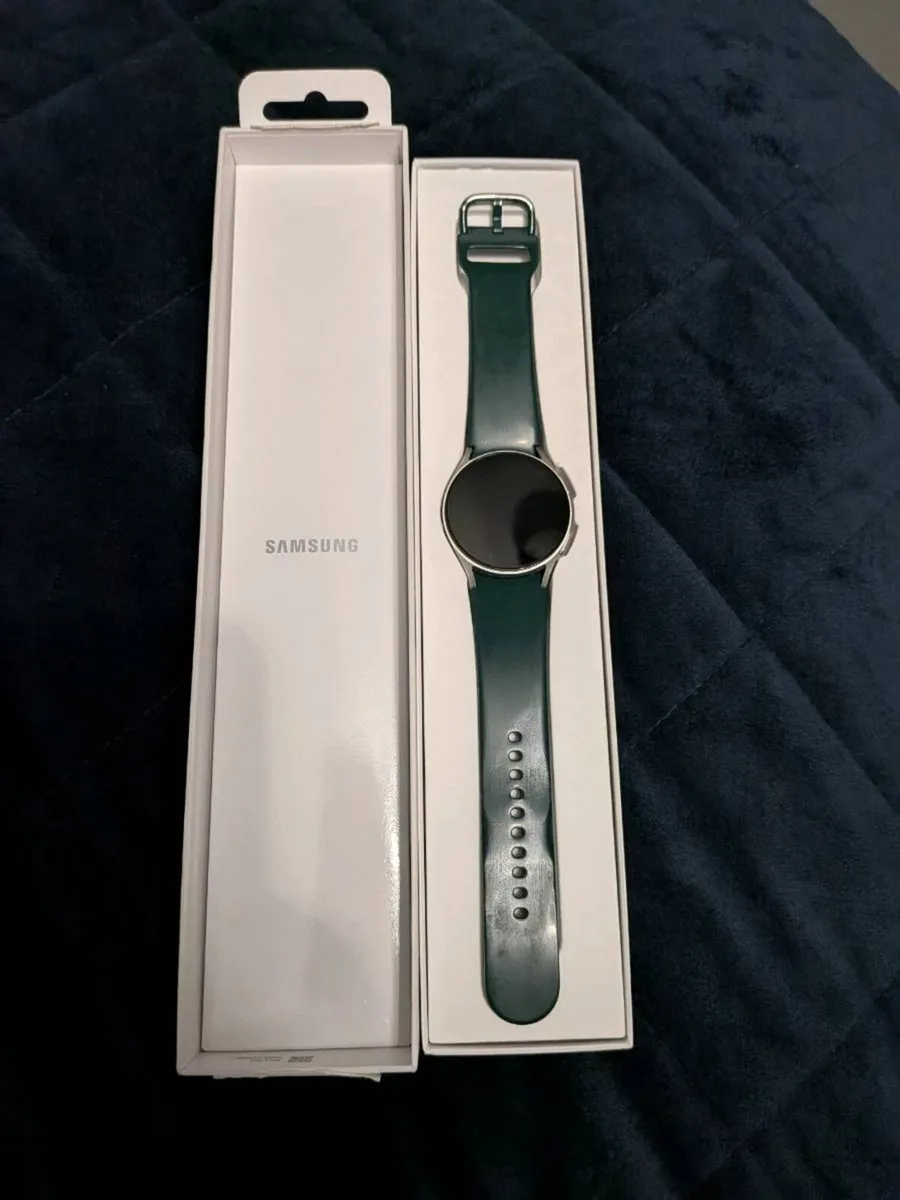 Samsung Galaxy Smart watch 7 perfect condition - Image 4
