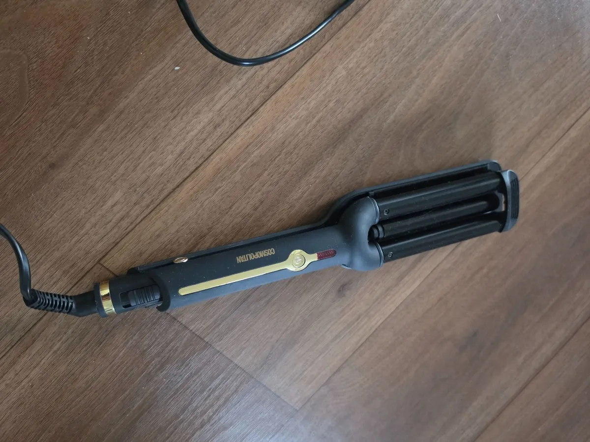 Cosmopolitan Black Plug-in Curling Iron - Image 1