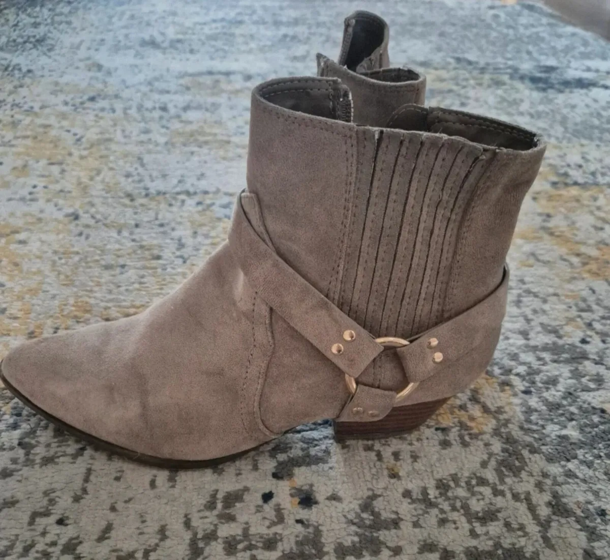 River Island biker boots size 6 - Image 1