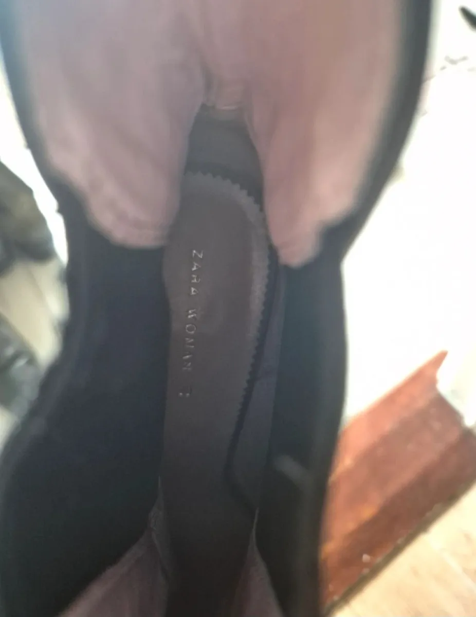 zara Chelsea boots size 6 - Image 2
