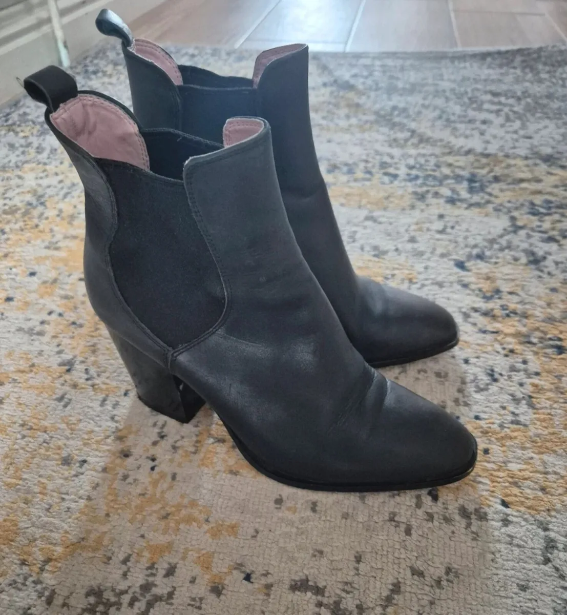 zara Chelsea boots size 6 - Image 1