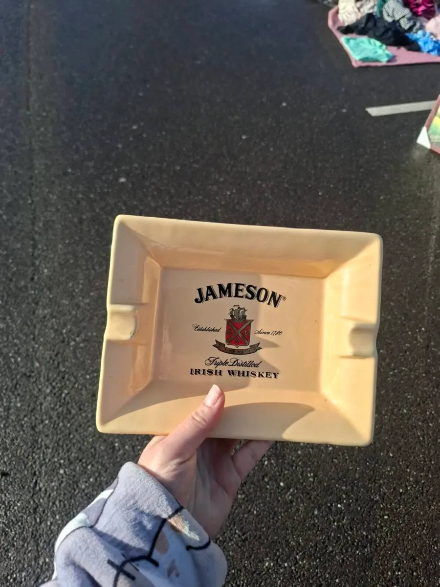 Jameson whiskey ceramic ashtray postage possible