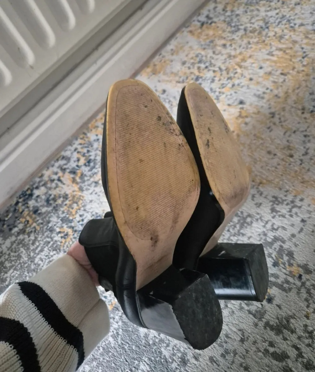 zara Chelsea boots size 6 - Image 4