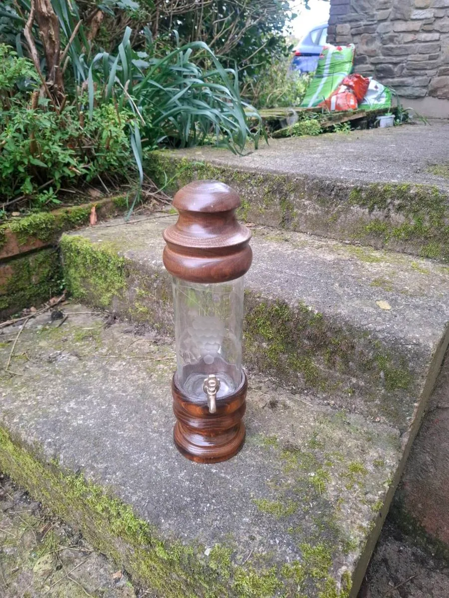 Glass bottle carafe possible to post - Image 1