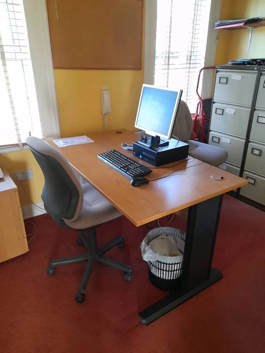 Office furniture - Image 1