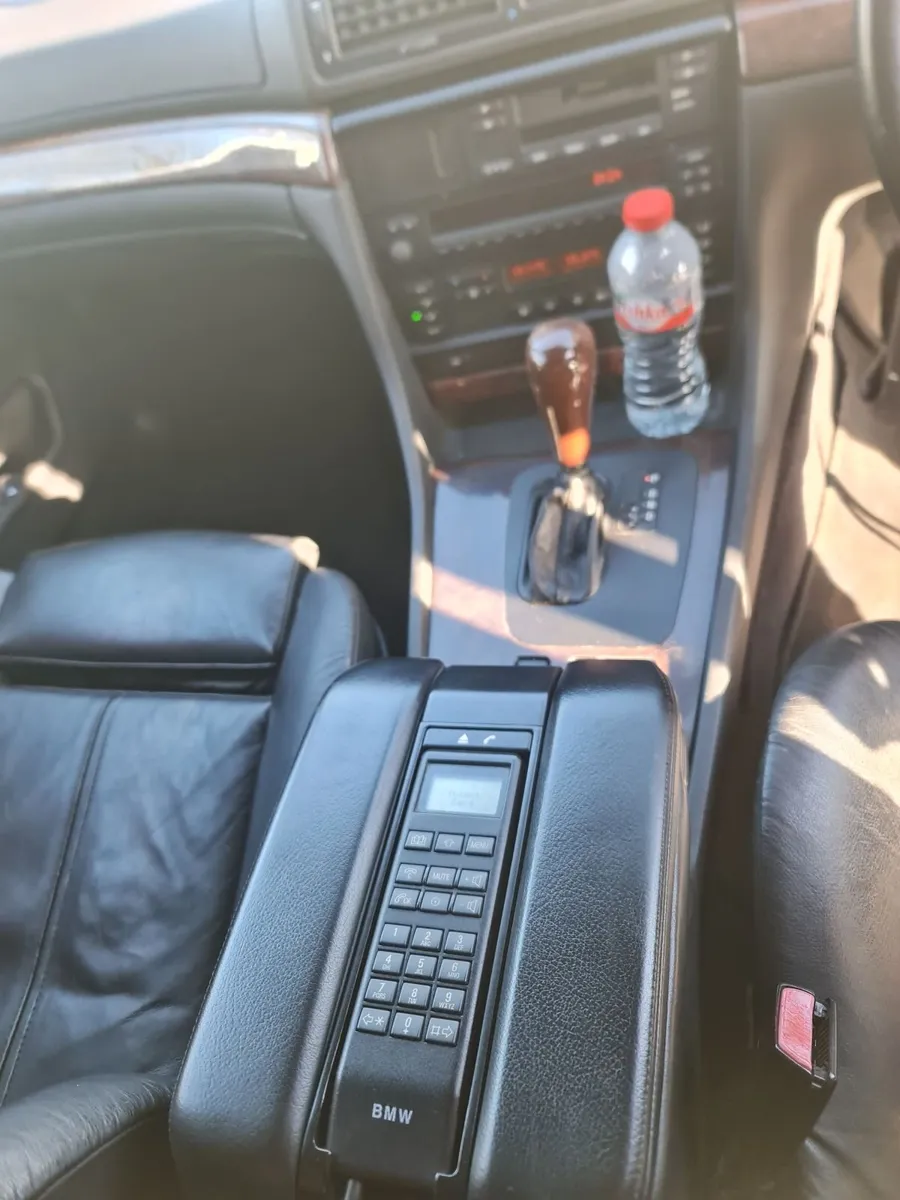 BMW 7-Series 1999 - Image 2