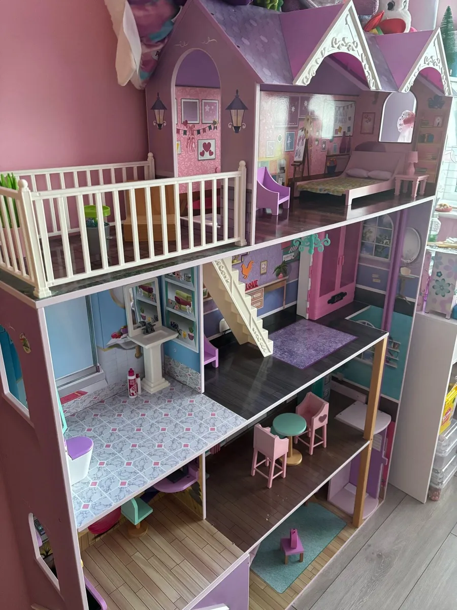 Dolls house - Image 2