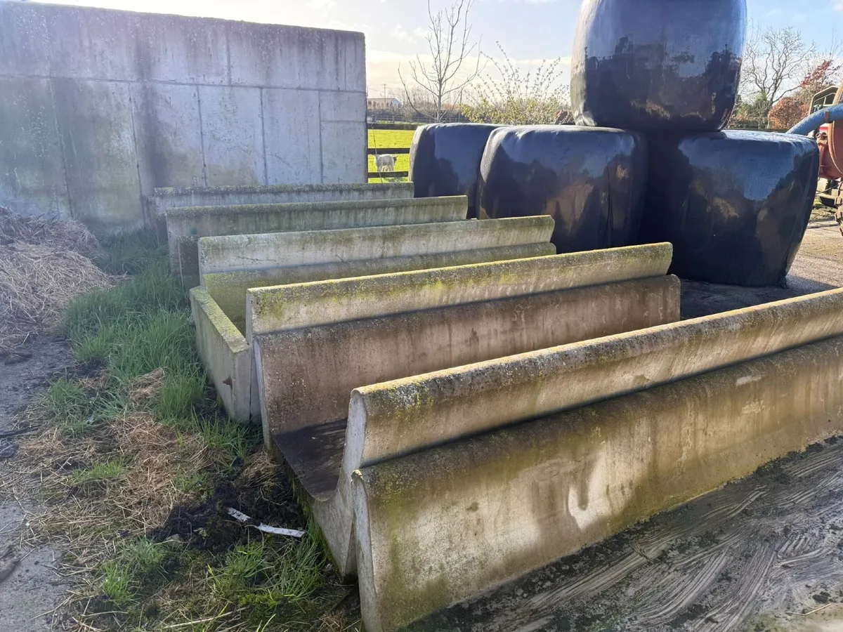 Low J Concrete Feeder - Image 1