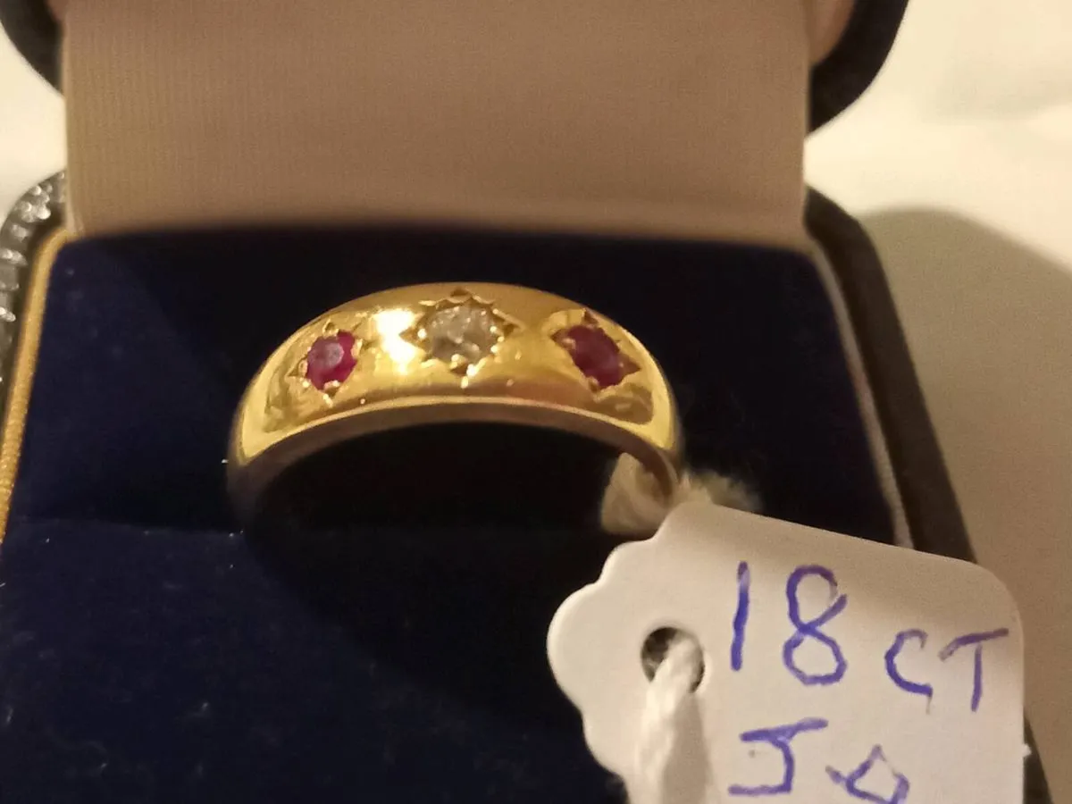 18 ct gold gypsy ring - Image 1