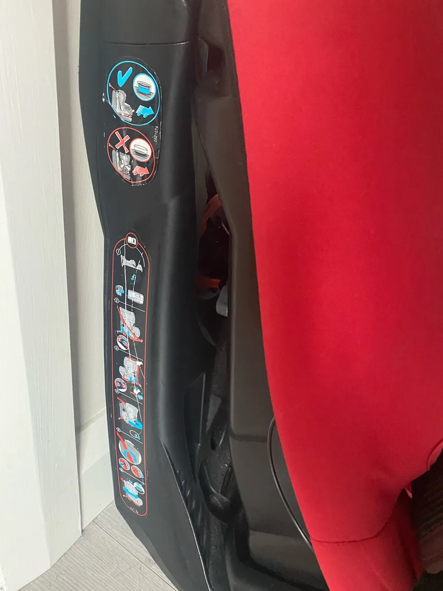 Maxi cosi car seat - Image 4