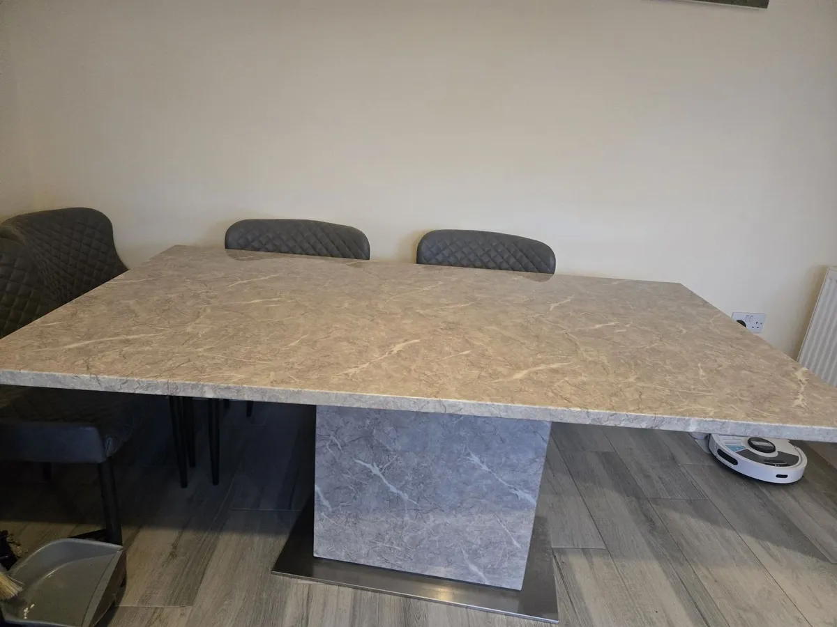 Kitchen table - Image 2