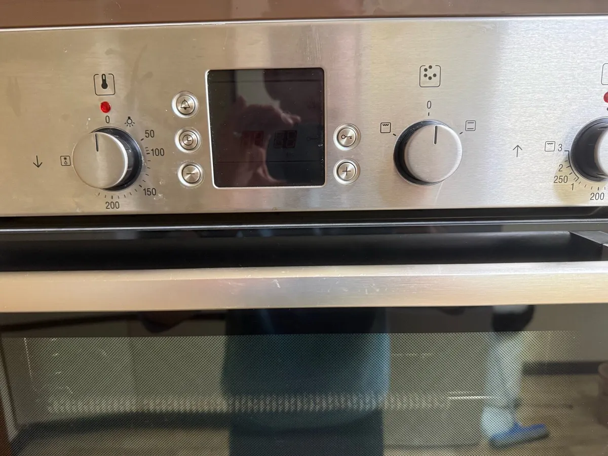 Bosch series 4 double oven - excellent condition - Image 4