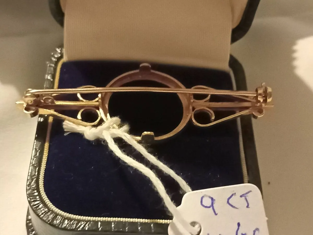 9ct half sovereign  broach only - Image 2