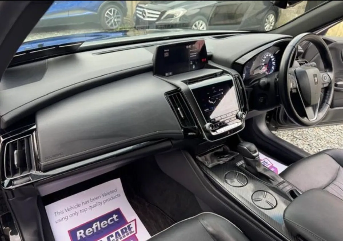 Toyota crown with plate - Image 3