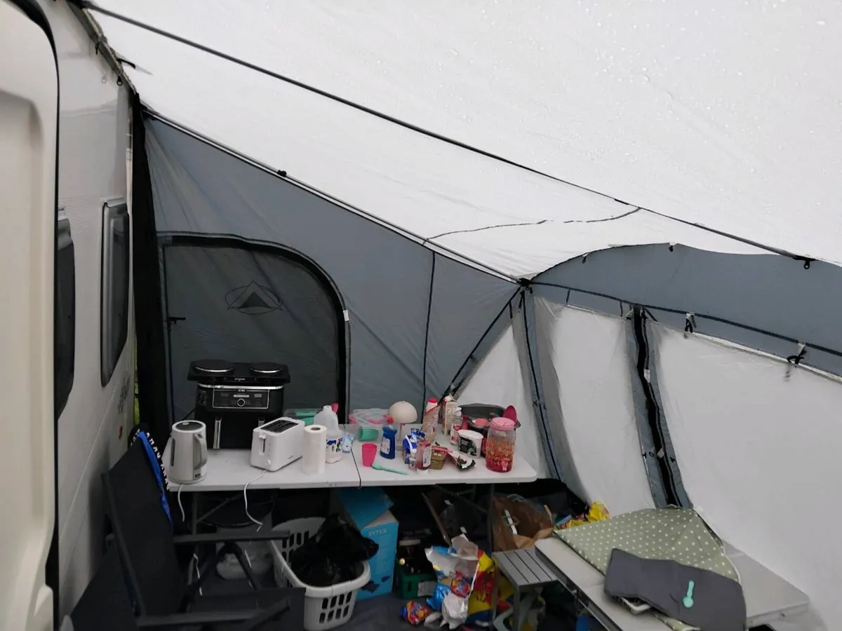 Caravan - Image 4