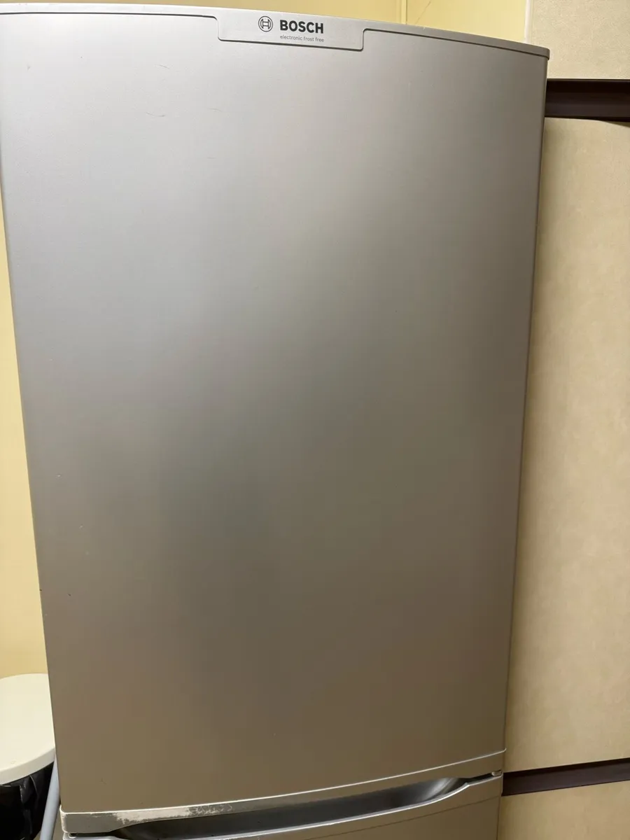 Bosch fridge freezer - Image 1