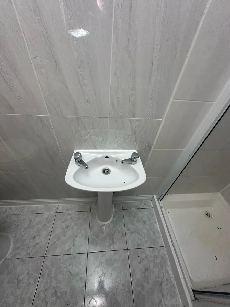 Bathroom Ware - Image 2