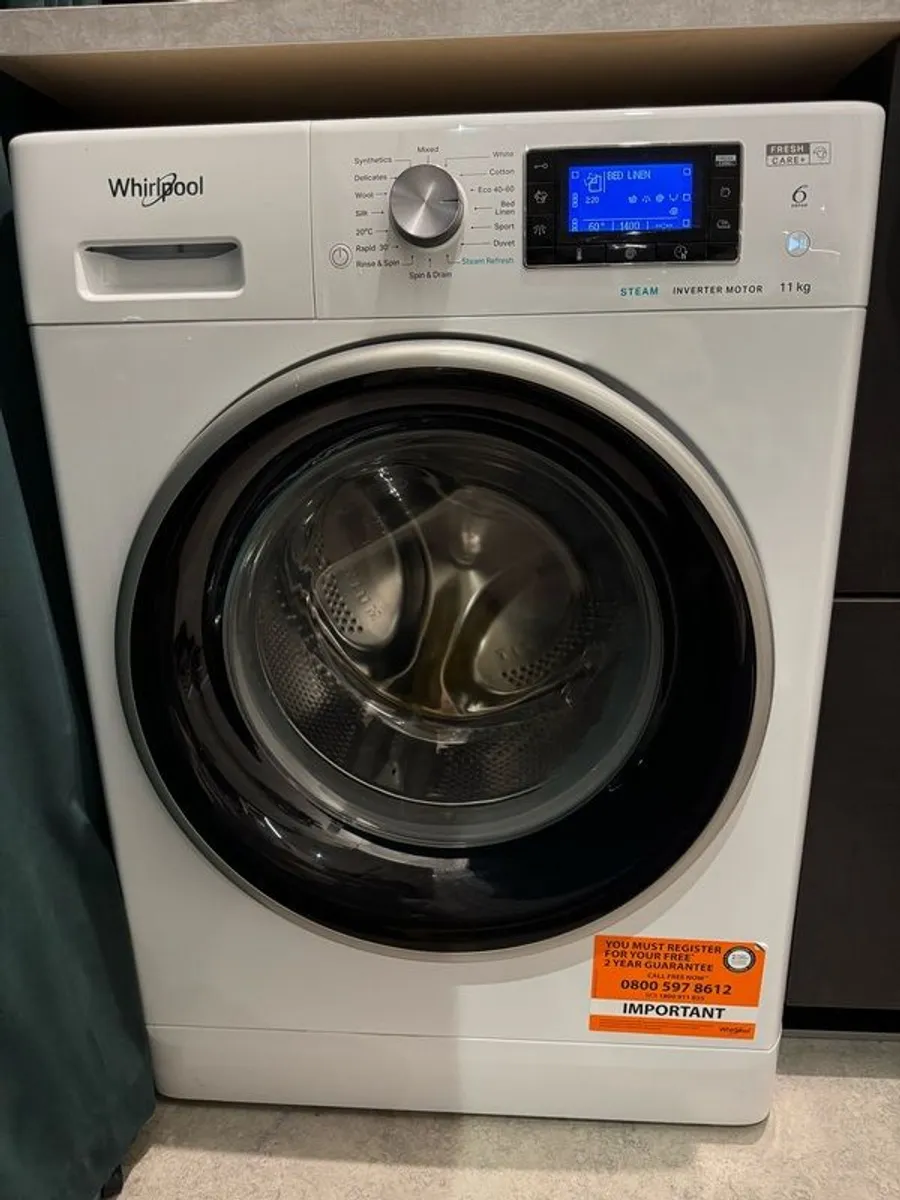 Whirlpool 11 kg Washing Machine - like new - Image 1