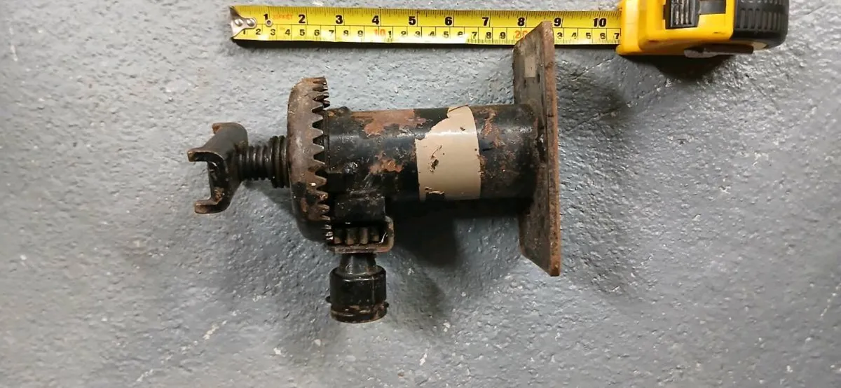 Land rover jack - Image 2