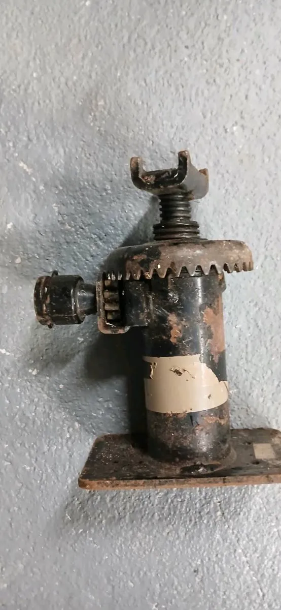 Land rover jack - Image 4