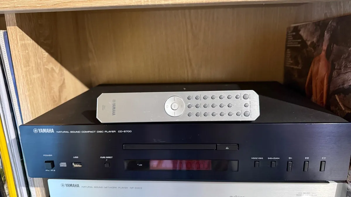 Yamaha CD-S700 CD player , high model - Image 4