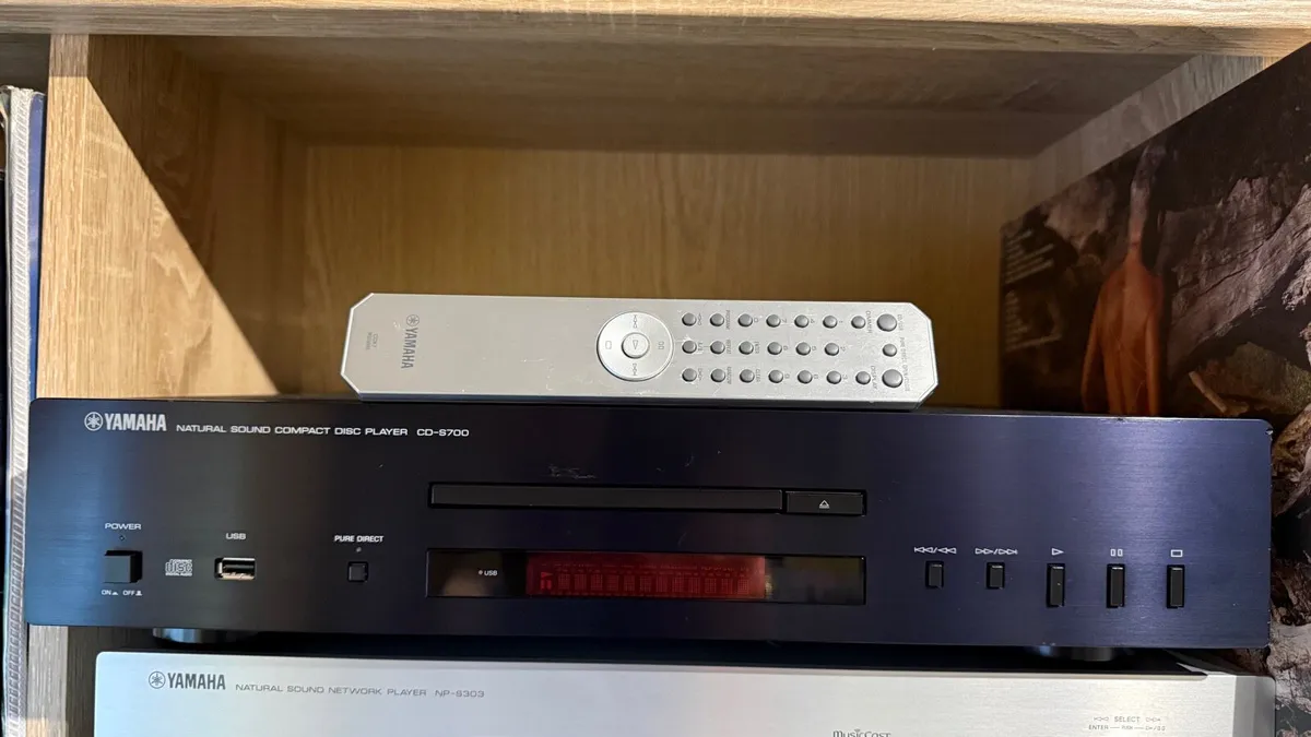 Yamaha CD-S700 CD player , high model - Image 1
